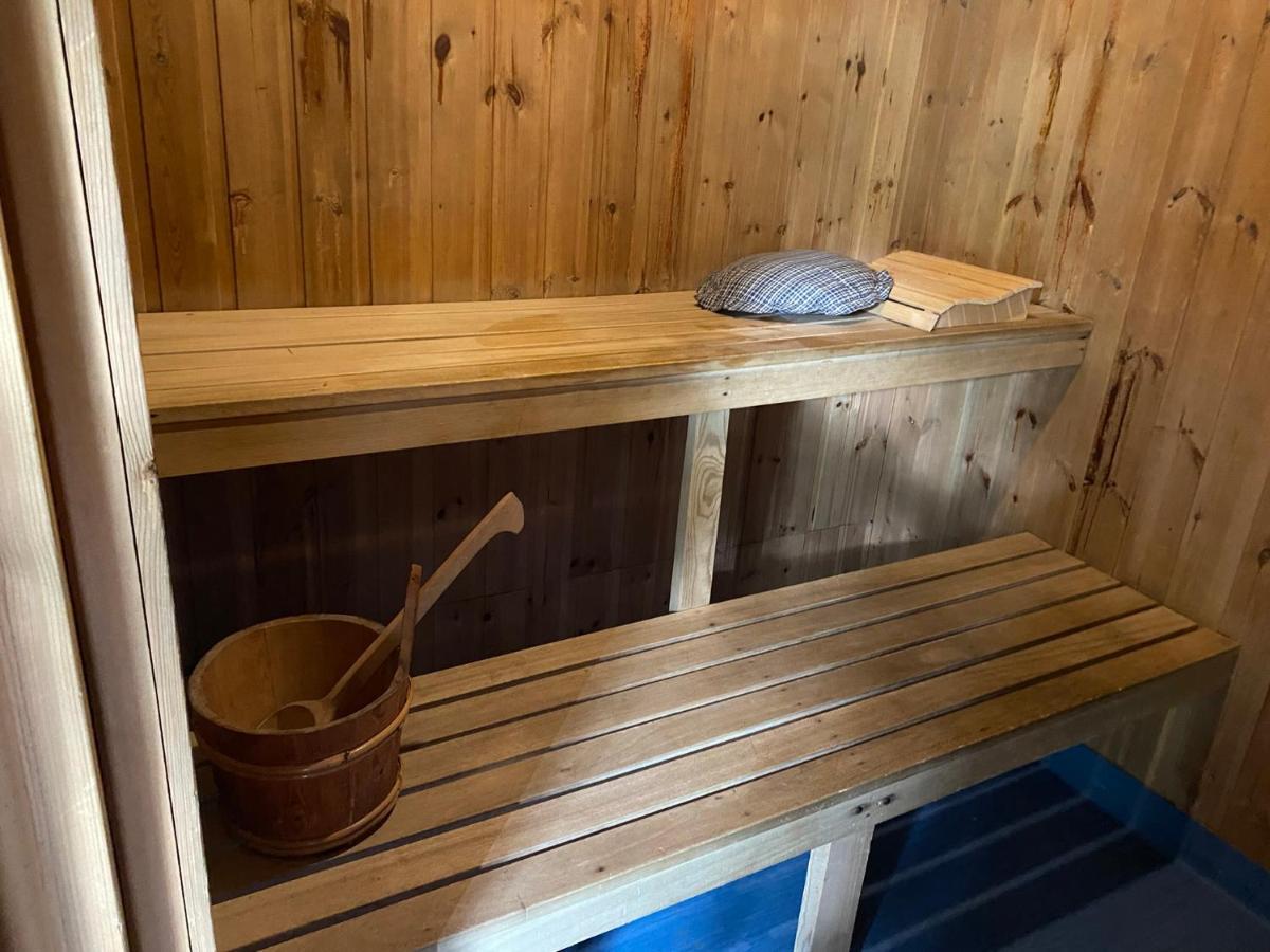 Gaeststuga I Loefsaeng Hajstorp Töreboda المظهر الخارجي الصورة